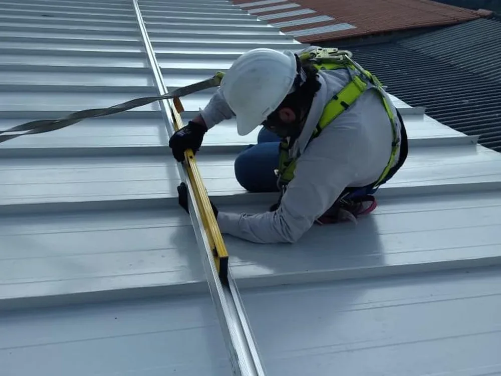 Planta Solar On-Grid — Palestina, Caldas — Paneles solares monocristalinos, inversor On-Grid, estructura para cubierta metálica | Palestina, Caldas